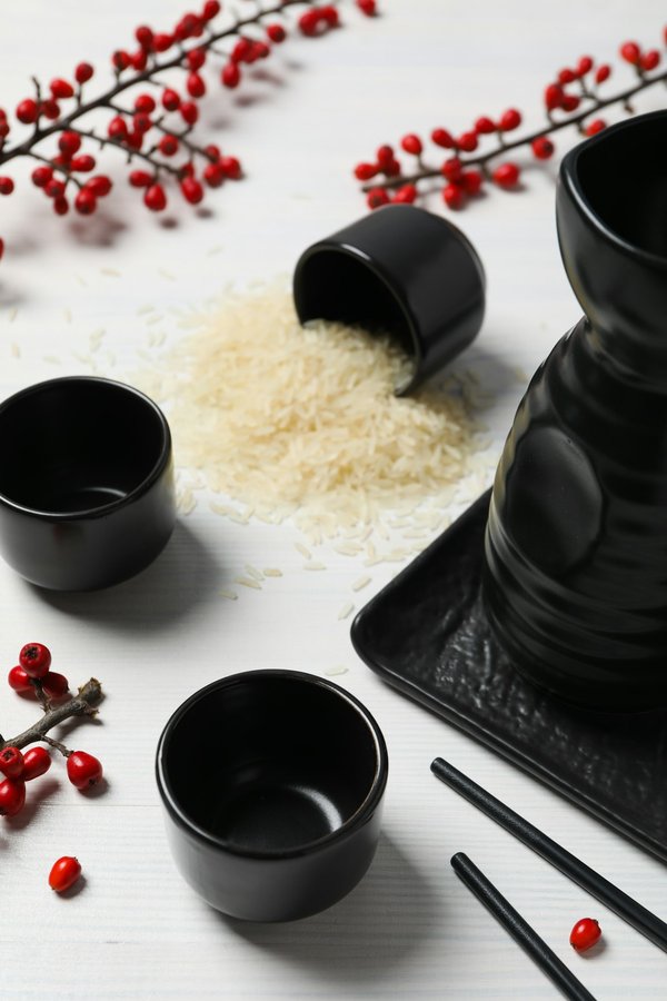 Comment découvrir les traditions de la fabrication de sake au Japon?