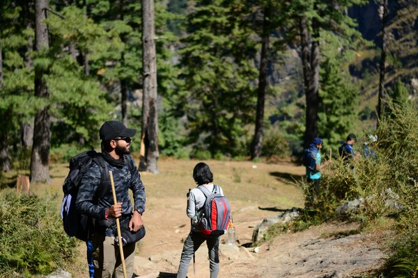 Quels sont les meilleurs conseils pour une randonnée dans les montagnes de l'Himalaya, Népal : équipements et itinéraires ?
